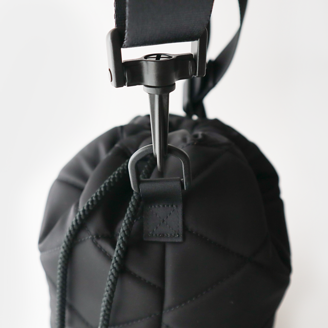 MA-1 キルティング 巾着ショルダーバッグ / ブラック | iichi 日々の