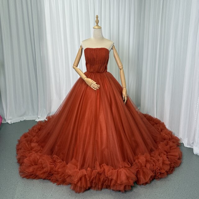 カラードレス オレンジ ベアトップ 華やかなトレーン チュール