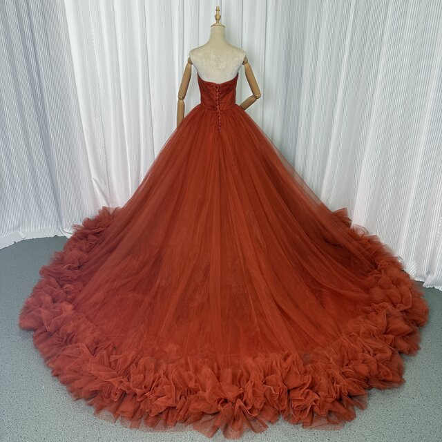 カラードレス オレンジ ベアトップ 華やかなトレーン チュール