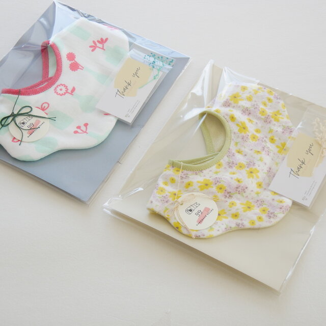 ポップな草花なみなみスタイ タオル＆ガーゼ | iichi 日々の暮らしを