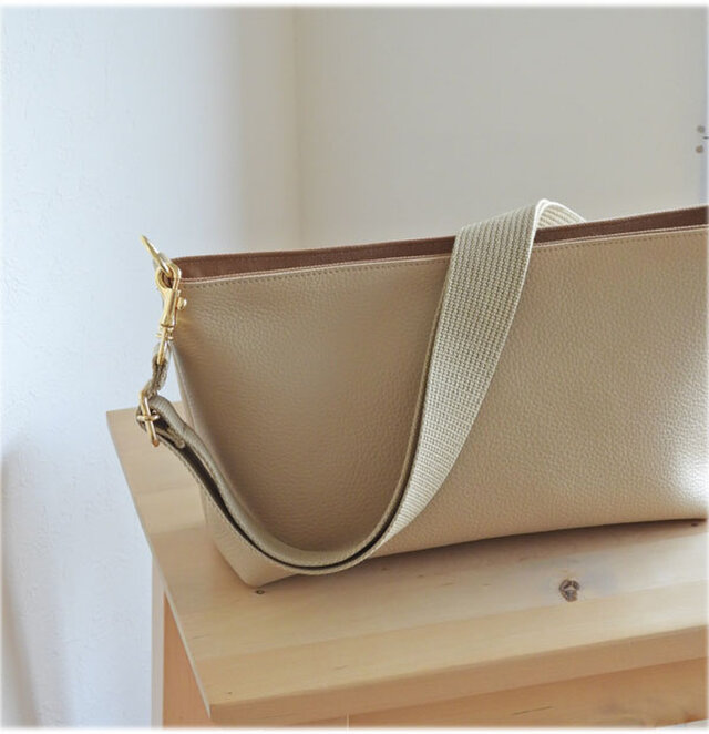 横長レザーショルダー　エクリュベージュ