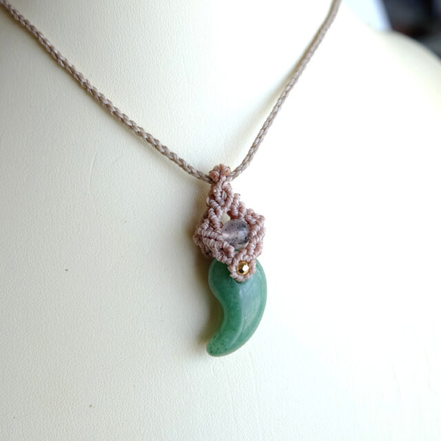 勾玉 アベンチュリン（5月誕生石）・アズライト&ヒマラヤローズ