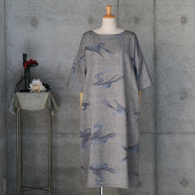 浴衣のワンピース 　綿紬　L 〜  フリーサイズ 　着物リメイク　