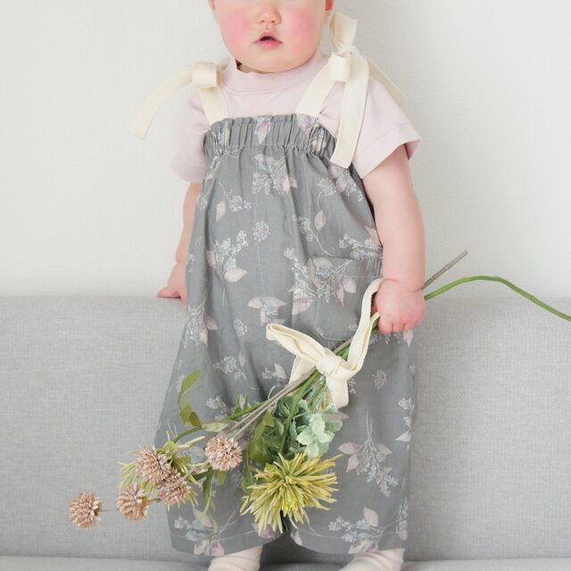ベビー・子供服　肩リボン草花柄サロペット