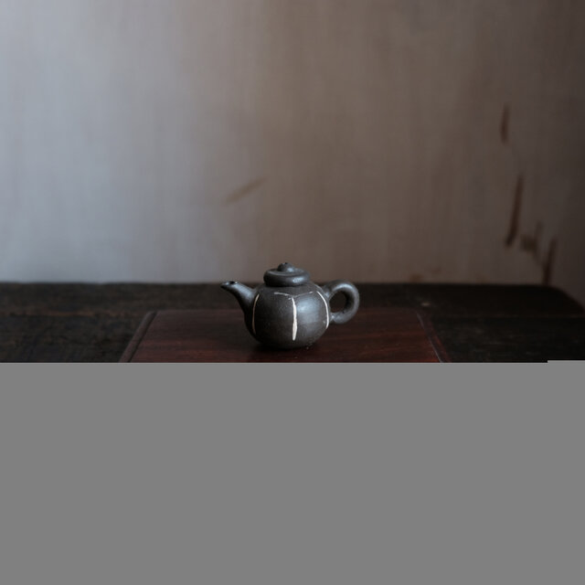 小ぶりで可愛い◆中国産　小ぶり陶器製ミニチュア急須　インテリアオブジェ　古民家　古道具　可愛い　i1