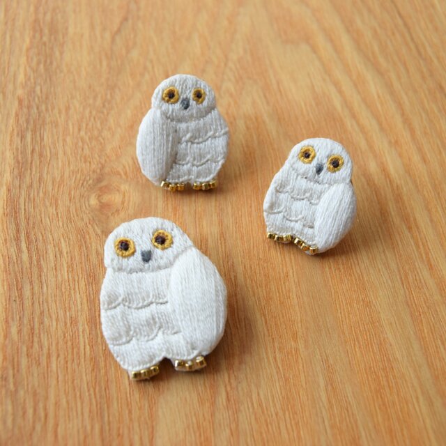 受注制作］白フクロウの刺繍ブローチ | iichi 日々の暮らしを