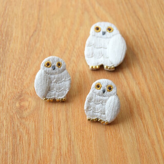 受注制作］白フクロウの刺繍のピアス・イヤリング | iichi 日々の