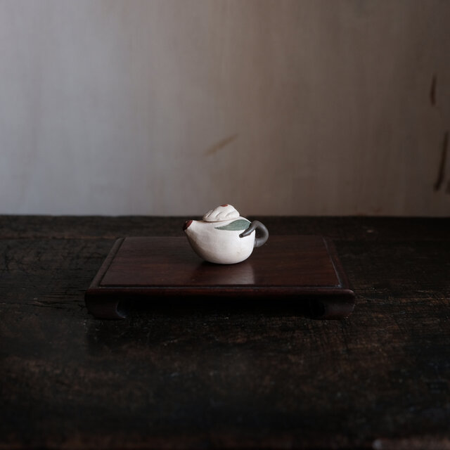 小ぶりで可愛い◆中国産　小ぶり陶器製ミニチュア急須　インテリアオブジェ　古民家　古道具　可愛い　i2