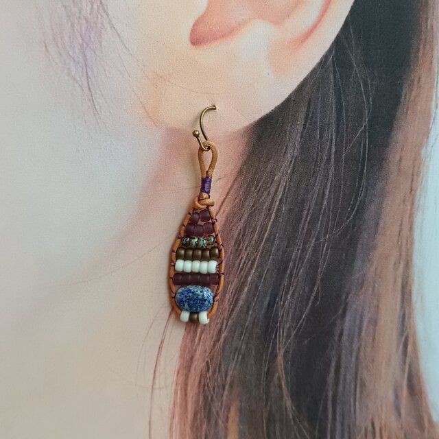 ☆ラピスと紫のしずく 革紐のピアス(#1211)