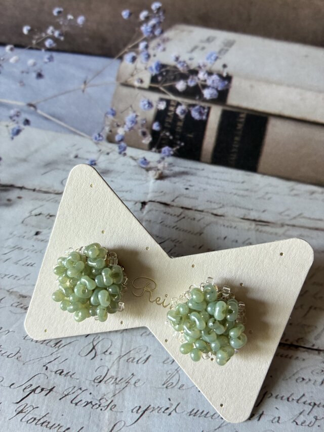 送料無料 ピアス シンプル クリア 透明 人気 きれいめ プレゼントにも