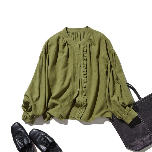 ふんわりアシンメトリー 麻100％カーディガン　長袖ブラウス　　緑色　250814-3