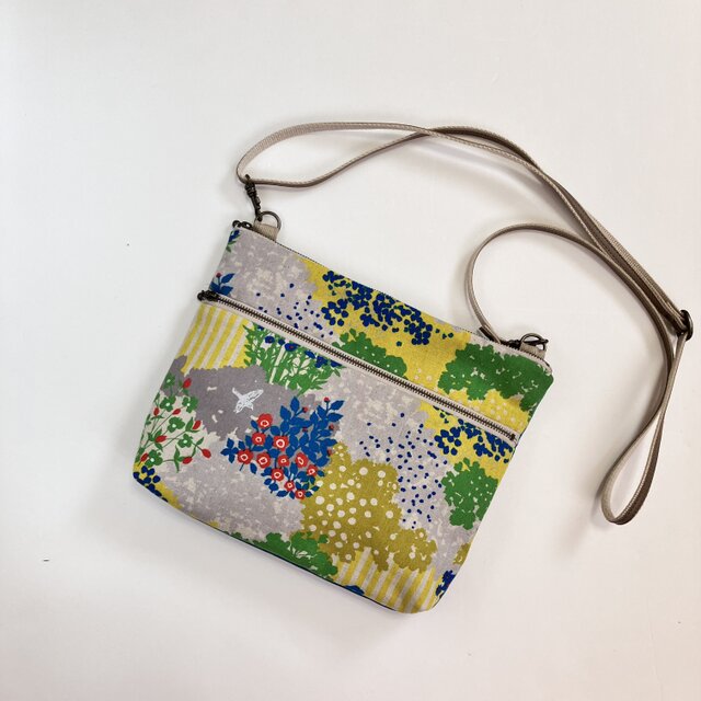 ミニショルダーバッグ　ポシェット　カラフルな庭