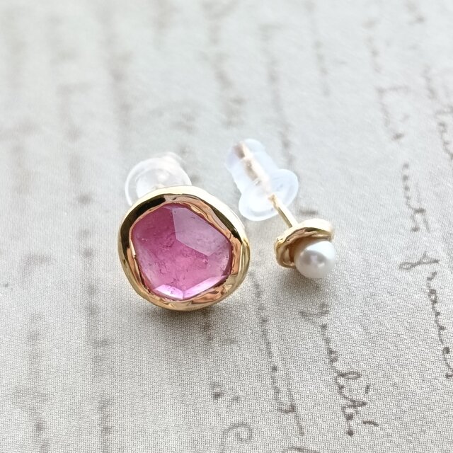 【Ruby】宝石質パステルカラーフローライトの大粒ピアス Ruby】宝石質パステルカラーフローライトの大粒ピアス Ruby