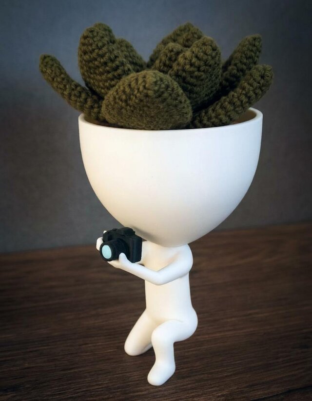 カメラマン風ロバート植木鉢｜3Dプリント製｜ユニークで実用的なインテリアポット