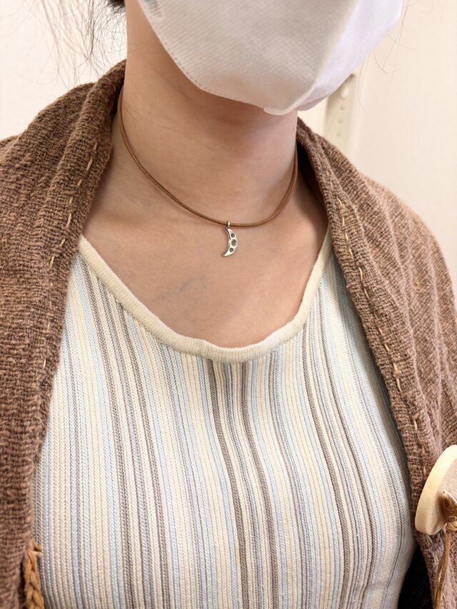 カレンシルバーチョーカー 月 | iichi 日々の暮らしを心地よくする