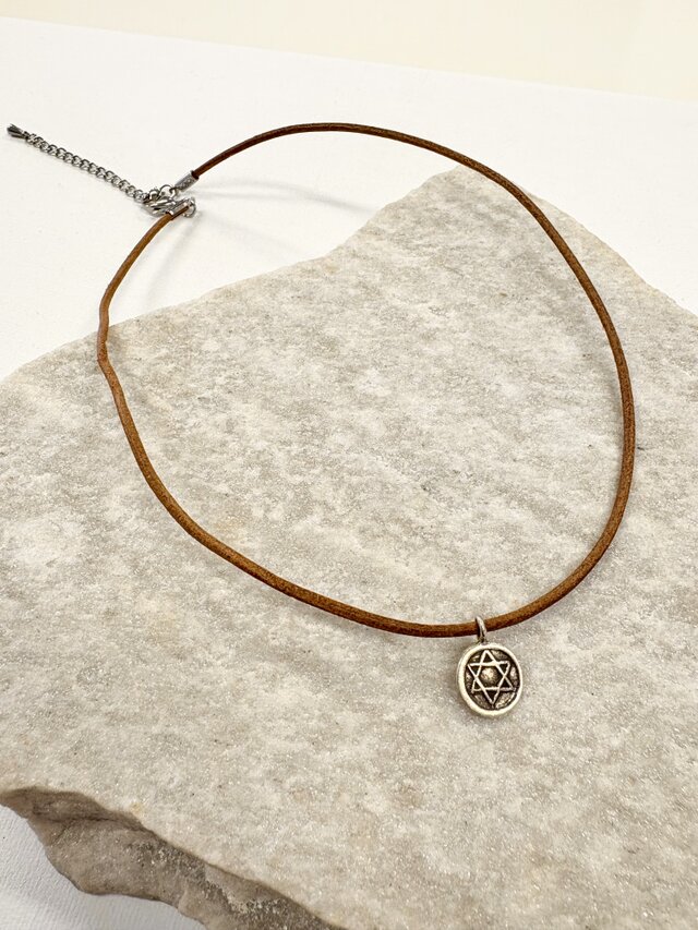 カレンシルバーチョーカー 五光星 | iichi 日々の暮らしを心地よくする