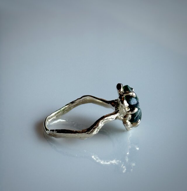 フラワーカービンググリーントルマリンリング / k10 | iichi 日々の