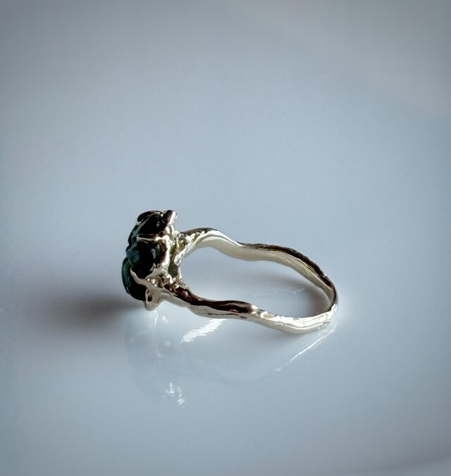 フラワーカービンググリーントルマリンリング / k10 | iichi 日々の