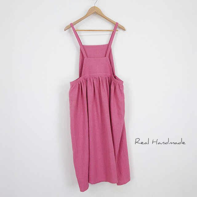 ローズピンクのワッシャーハーフリネン・台形ヨークエプロンドレス