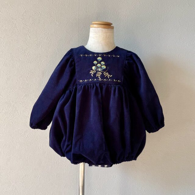 puffed sleeves romper／柔らかな細畝コーデュロイ／ネイビー／刺繍