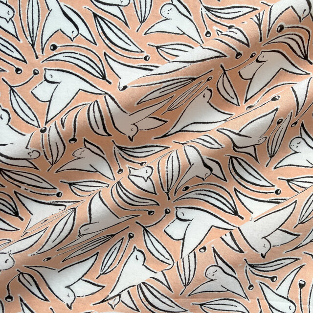 インド ブロックプリント生地 [50cm単位切売] 白い鳥 on ピーチピンク ことり バード MT IF0294