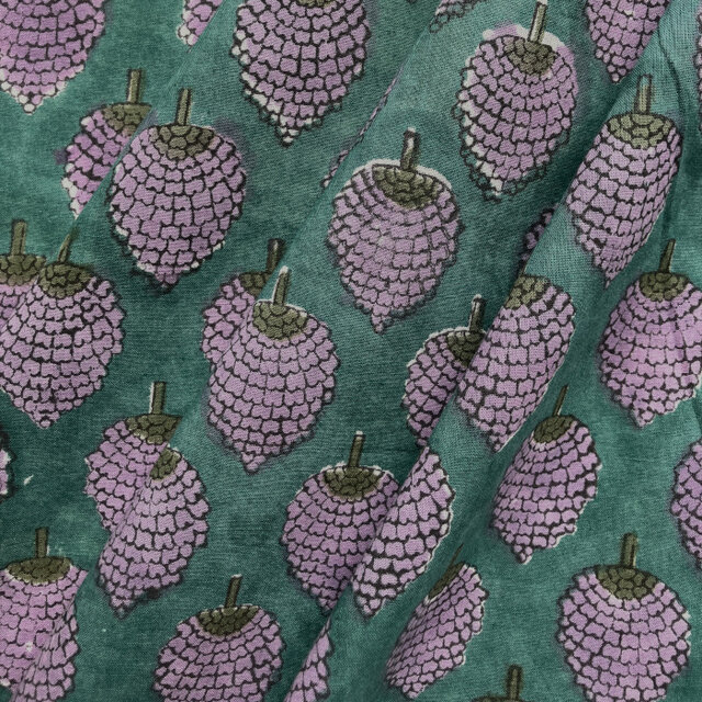 インド ブロックプリント生地 [50cm単位] Sanganeri 木の実 on グリーン MT 花 IF0295