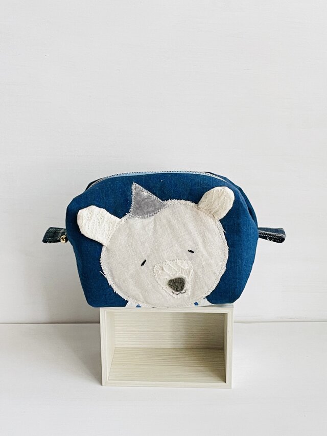 おやすみ前のくまさんポーチ