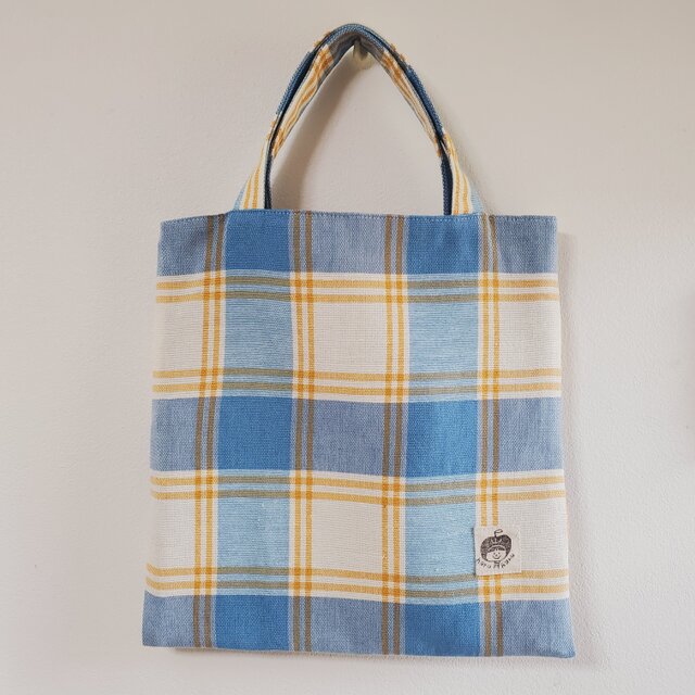 ナチュラルカラーのチェックのスクエアトートバッグ