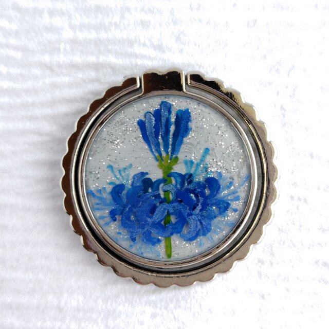 青い彼岸花＊手描きレジンのスマホリング