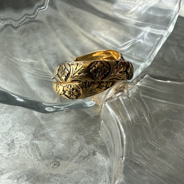 P713-ヴィンテージピアス U.S.A. 1970〜80s Gold Tone Floral