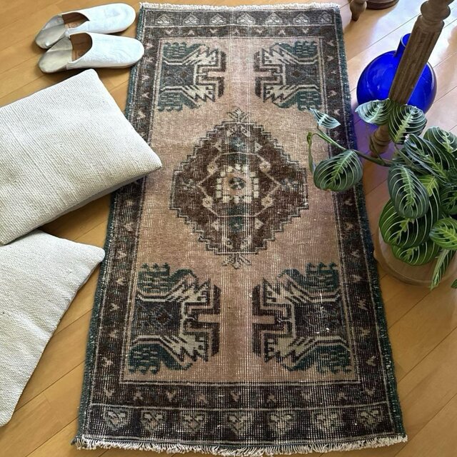 55×109 落ちついたブラウン　小さなメダリオン　トルコヴィンテージラグ 55×109 落ちついたブラウン 小さなメダリオン トルコ