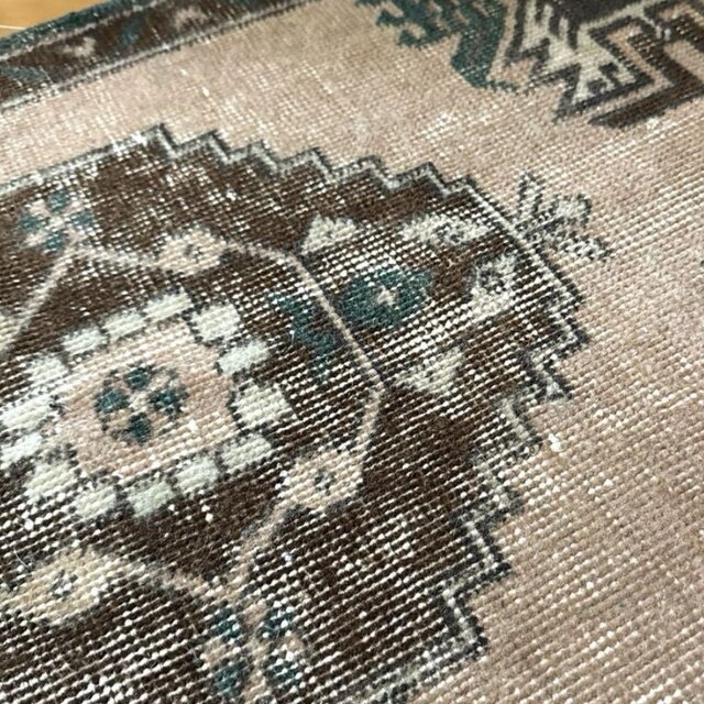 55×109 落ちついたブラウン　小さなメダリオン　トルコヴィンテージラグ 55×109 落ちついたブラウン 小さなメダリオン トルコ