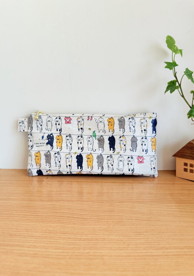 ラミネートのフラットポーチ（猫ちゃん）