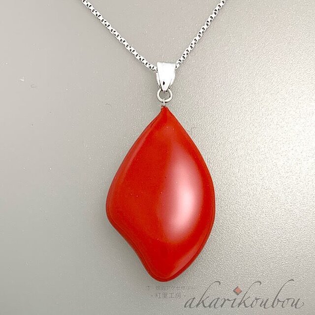 【sv925】漆ペンダント 赤 花弁形 ドロップ 朱漆 漆アクセサリー：赤色アクセサリー 金沢漆器