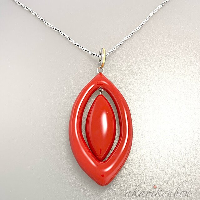 【sv925】漆ペンダント 赤 アーモンド形二重 朱漆 漆アクセサリー ： 金沢漆器 漆工芸品 silver925チェーン