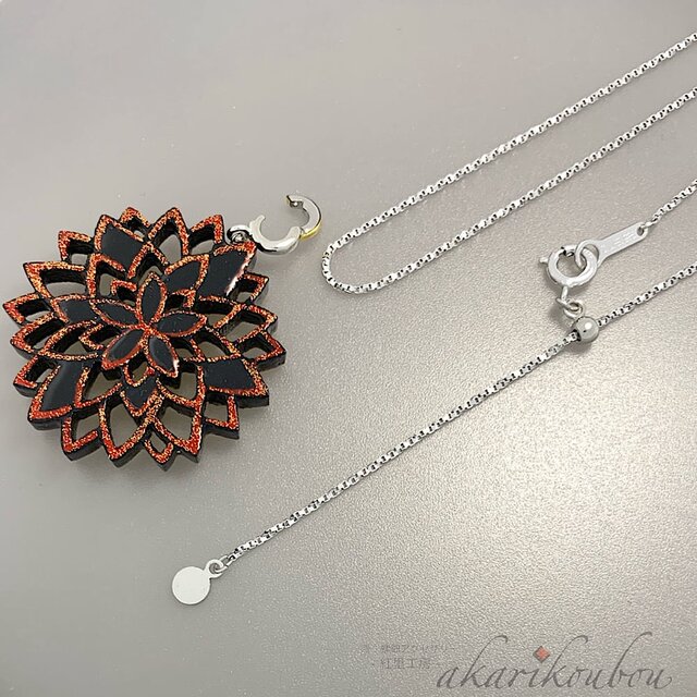sv925】漆 螺鈿ペンダント 花透かし彫り 純金箔 プラチナ箔 金蒔絵 漆