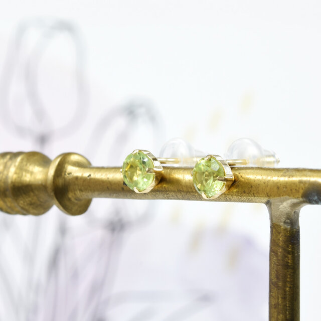 K18 ペリドット ピアス CK057CIBSN | iichi 日々の暮らしを心地よく