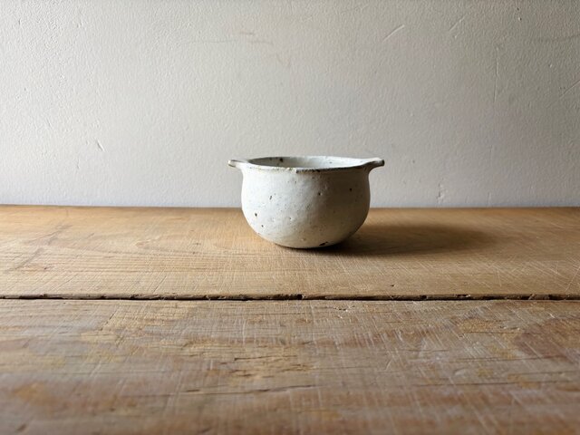 耳付きボウル antique shiromoegi | iichi 日々の暮らしを心地よくする