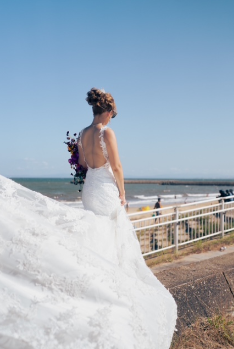 実例写真！ウェディングドレス キャミソール 贅沢な総レース 華やかな