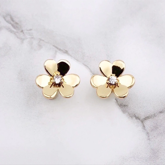 2連のクローバーピアス クローバー 2連【10mm×15mm】ピアス / イヤリング | MIRROR