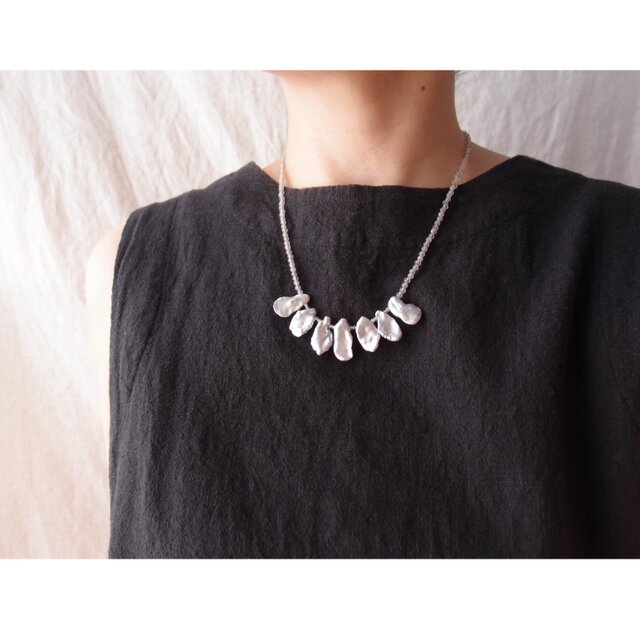 Petal Pearl × Gray Onyx Necklace ／ペタルパール×グレーオニキス ネックレス
