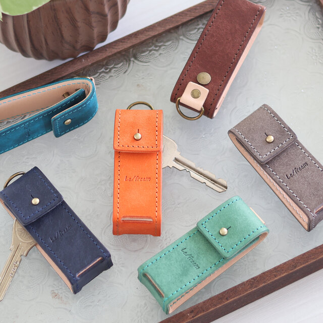 ちょこんと立つキーケース 被せ付き LF-023 マルゴー×ヌメ革 レザーキーケース キーホルダー キーリング 鍵収納