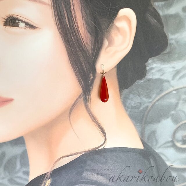 Pt900】漆ピアス 赤 長雫型 朱漆 フックピアス：プラチナピアス 還暦