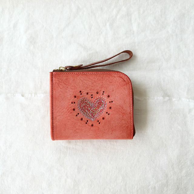 イタリアンレザー × 刺繍革財布『HEART』アラスカRED（牛革