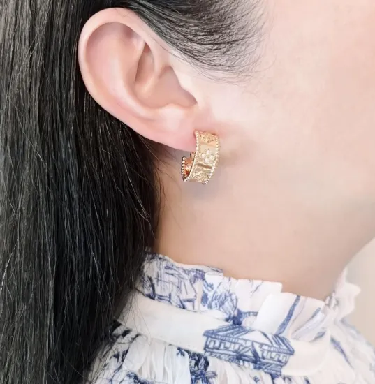 Ｇちゃん ♦︎14kgfブラウンマザーオブパールフラワーカービングピアス Gちゃん ♦︎14kgfブラウンマザーオブパールフラワーカービングピアス