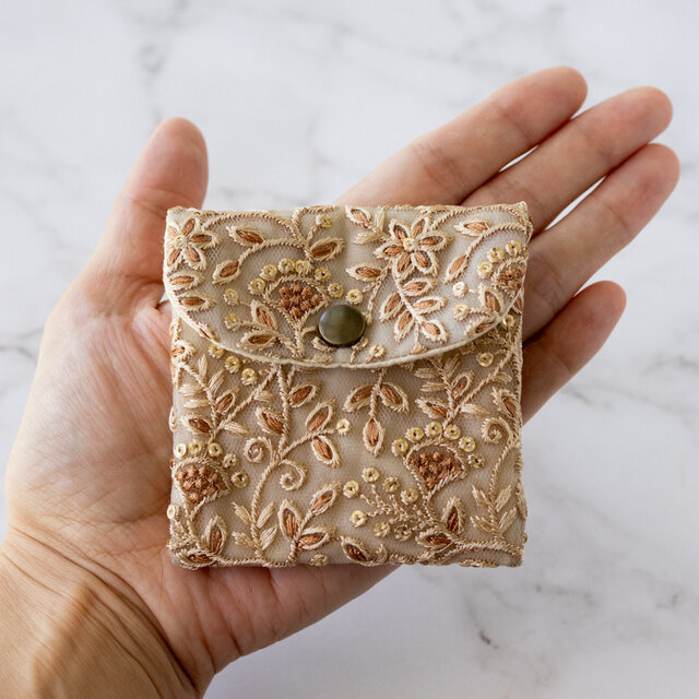 ロザリオケース【インド刺繍リボン/ゴールドブラウン】ジュエリー