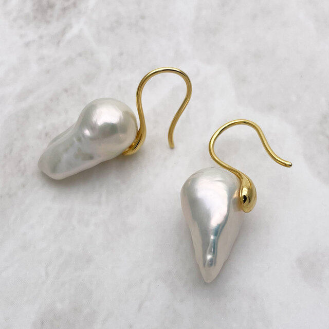 ベビーオイスターパールのドロップピアス 雫 バロック 有核 大粒 真珠 淡水 サージカルステンレス 金属アレルギー対応