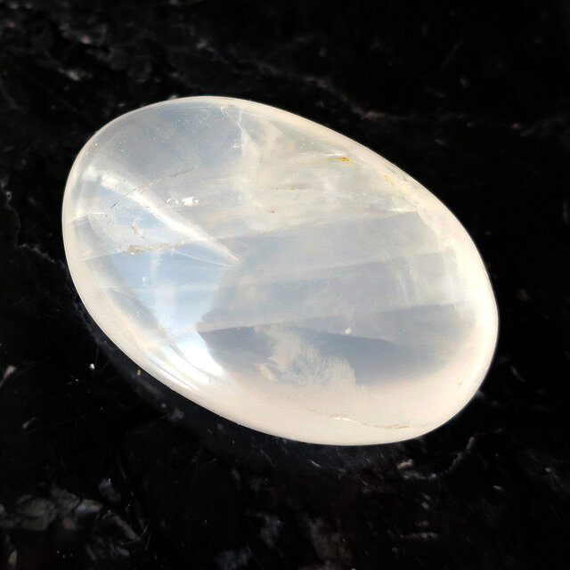 ムーンクォーツ 握り石 天然石 置物 インテリア コレクション 癒し ギフト 84g