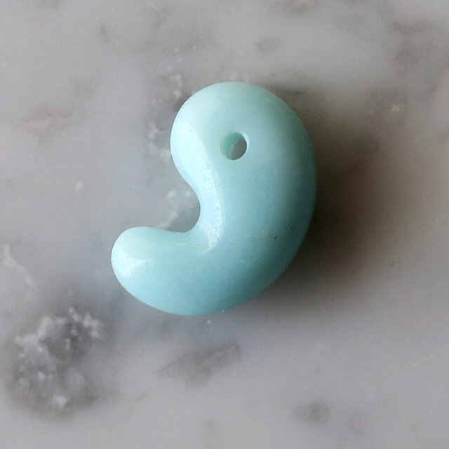 アマゾナイト 勾玉 20mm ペルー産 天然石 コレクション ギフト