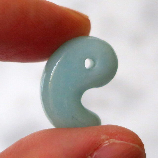 アマゾナイト 勾玉 20mm ペルー産 天然石 コレクション ギフト